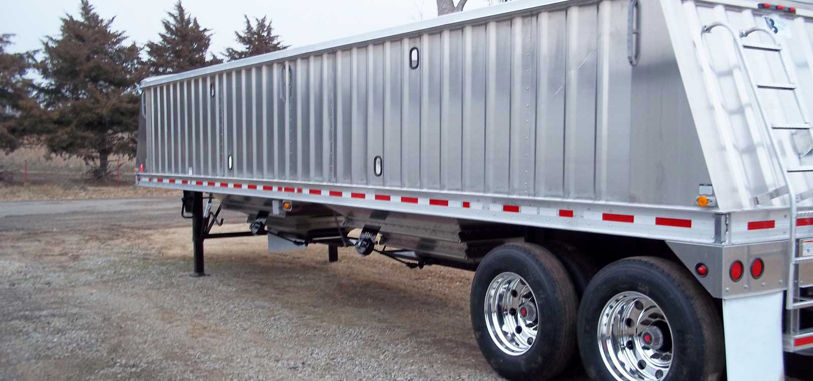38 5 aluminum grain trailer electric traps